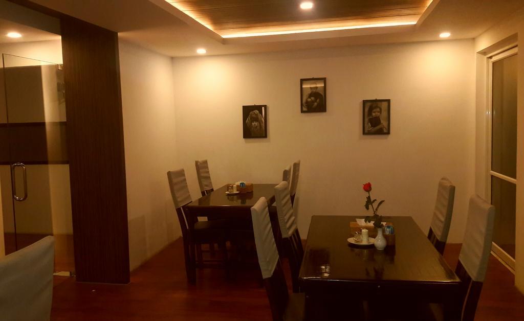 Royal Crown Hotel Yangon Exterior photo